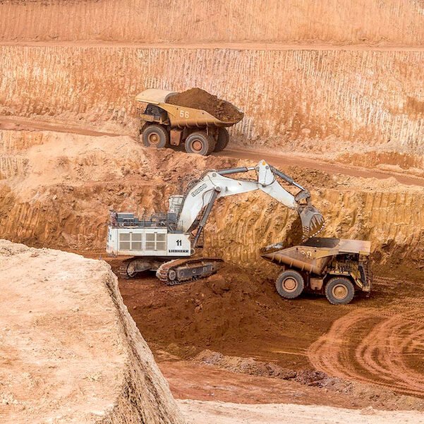 Barrick Gold warns of operational freeze in Mali amid regulatory dispute