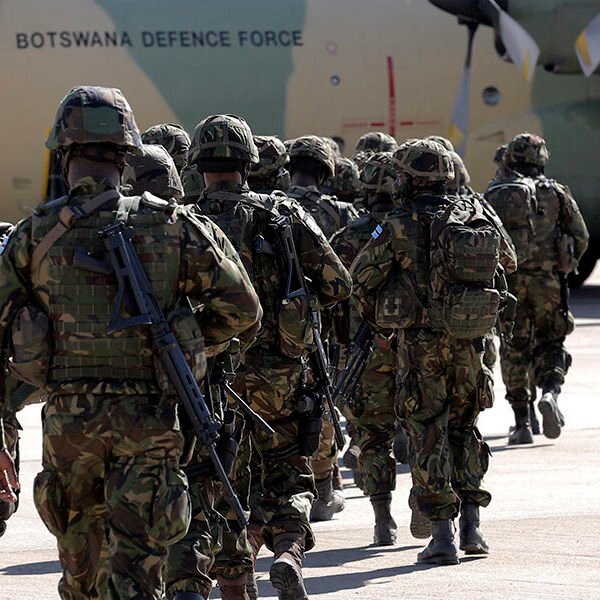 Top 10 African countries with the fewest west number of potential soldiers