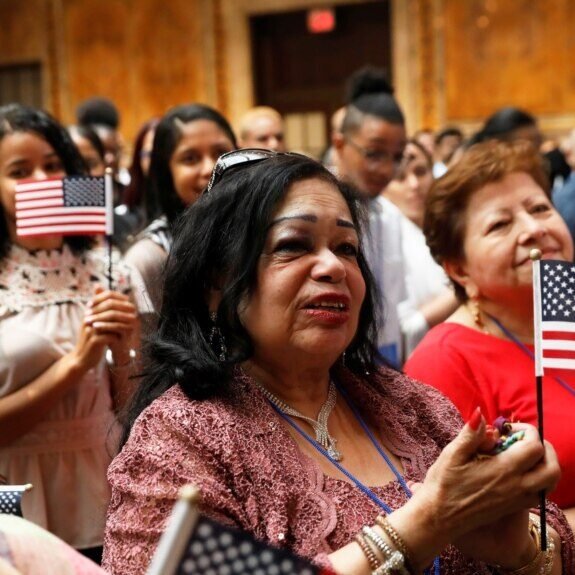 Top 10 foreign countries with the largest immigrant population in the US