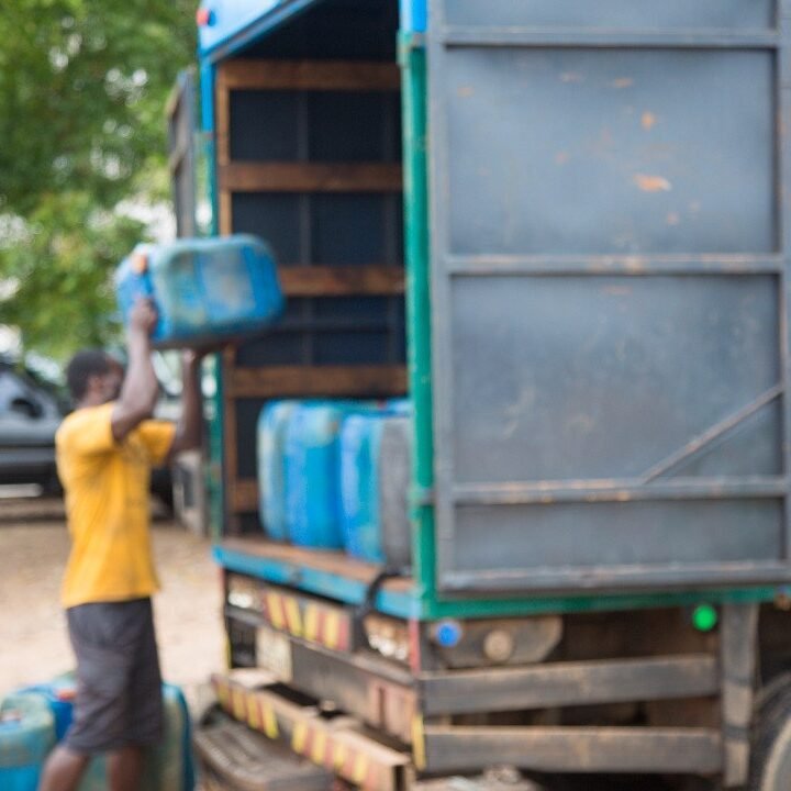Nigerian authorities expose fuel smuggling problem