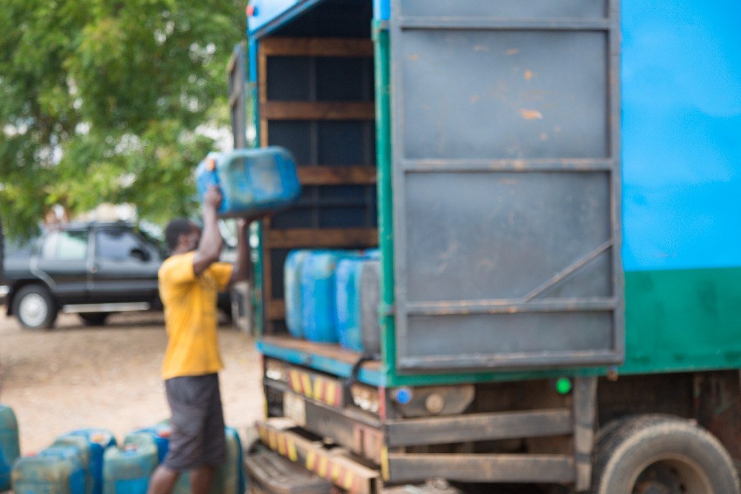 Nigerian authorities expose fuel smuggling problem