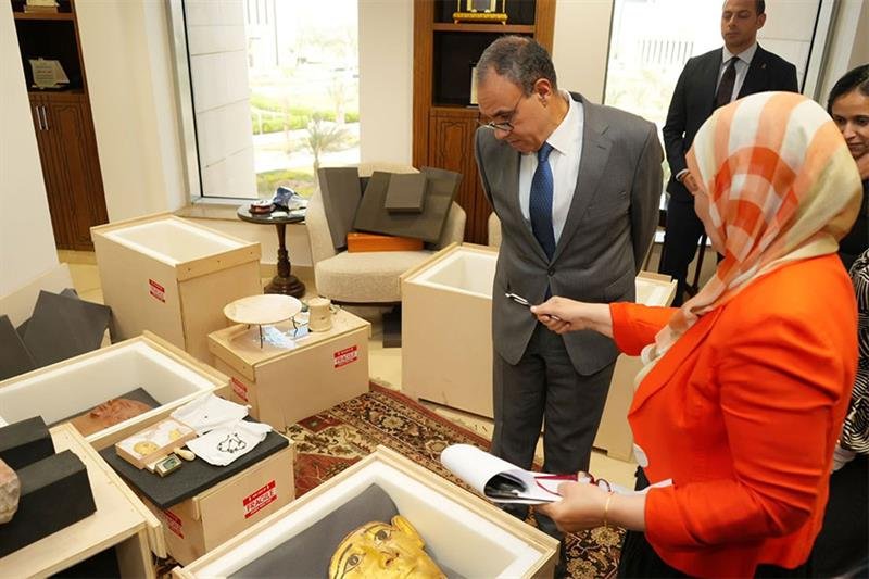 Egypt trounces infamous trafficking network to recover 25 rare antiquities