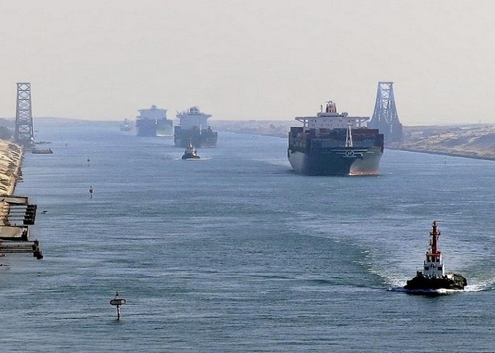 Egypt considers discount on Suez Canal transit fees to boost traffic