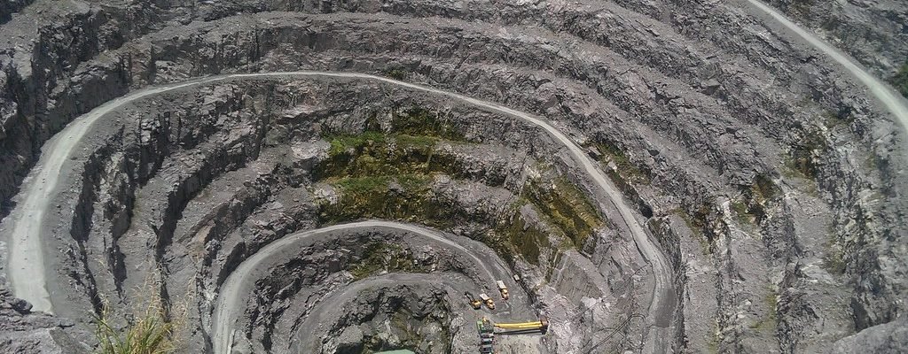 Sierra Leone’s largest diamond miner shuts down, mass layoffs follow