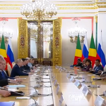 Russian President Vladimir Putin and Congolese President Sassou-Nguesso reminisce on World War 2 as they discuss military ties