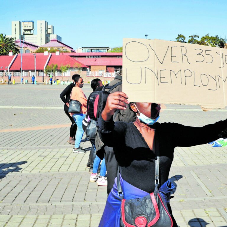 South Africa steps up deportations as unemployment soars