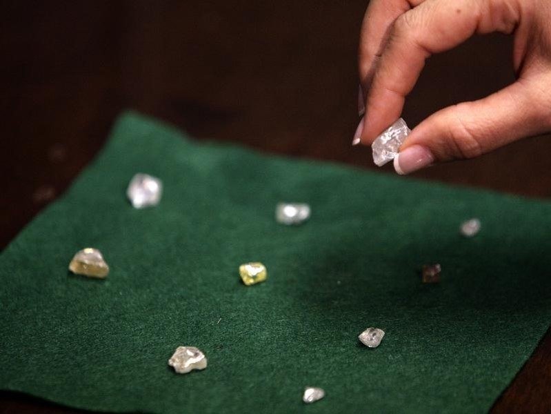 Africa’s largest diamond miner posts $511 million loss amid weak Chinese demand and U.S. tariff pressures