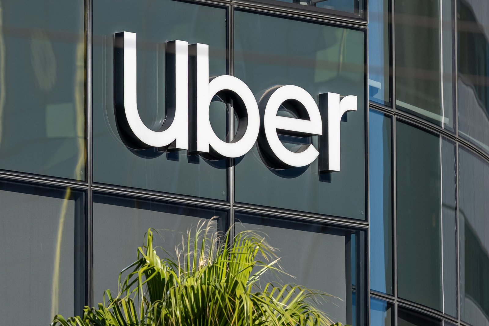 Ride-hailing giant Uber pulls out of Nigeria and Uganda, cuts 3,300 jobs as it pivots to a driverless future